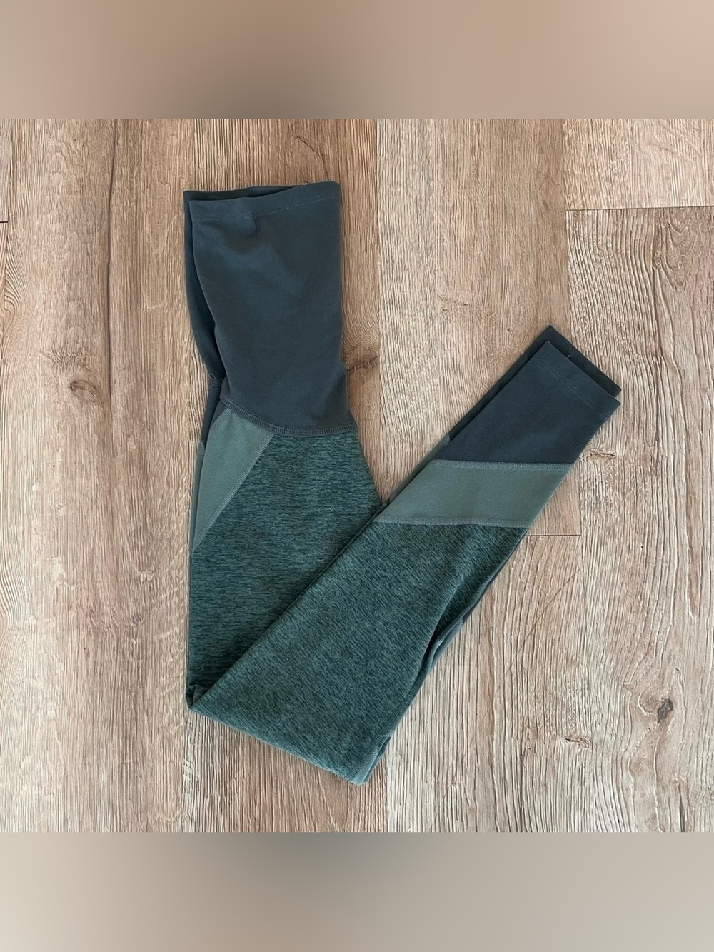 Beyond The Bump Leggings  NWOT